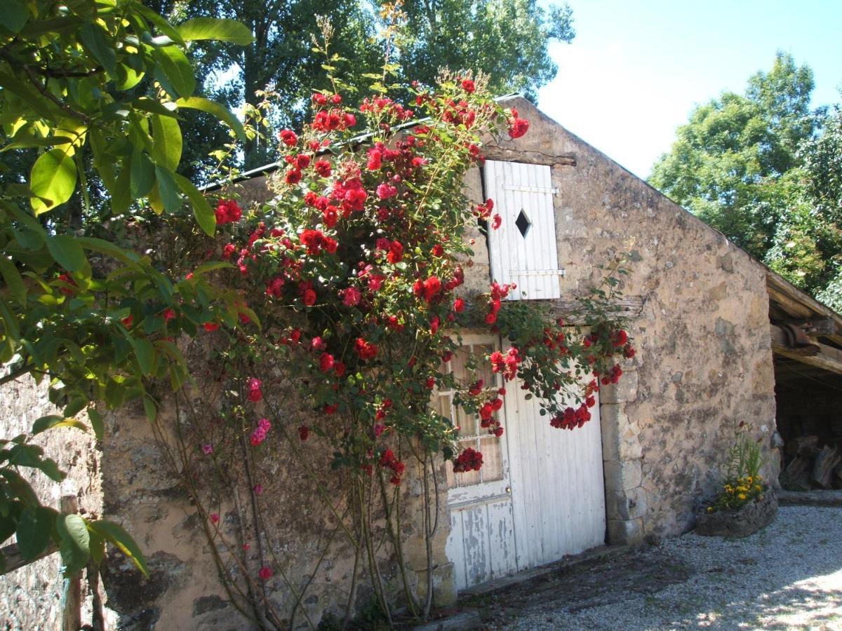 Chambres d'hôtes La Charrière Cheffois Extérieur photo