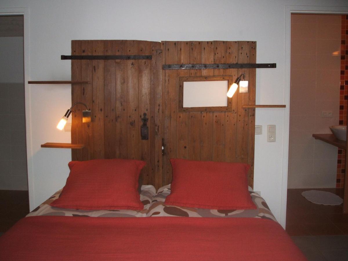 Chambres d'hôtes La Charrière Cheffois Extérieur photo
