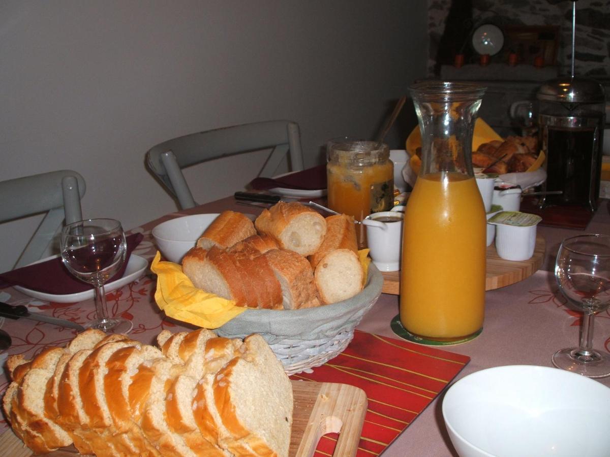 Chambres d'hôtes La Charrière Cheffois Extérieur photo